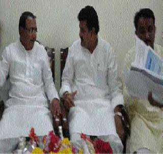 Horticultural list includes horticulture and horticulture farmers | नुकसानग्रस्तांच्या यादीत बागायती व फळबाग शेतक-यांचा समावेश करावा Horticultural list includes horticulture and horticulture farmers | नुकसानग्रस्तांच्या यादीत बागायती व फळबाग शेतक-यांचा समावेश करावा