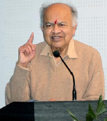 Astrology is an imported superstition | फलज्योतिष ही आयात केलेली अंधश्रद्धा Astrology is an imported superstition | फलज्योतिष ही आयात केलेली अंधश्रद्धा