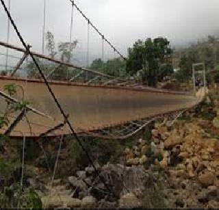 Banned; Disadvantages of the villagers | साकव तुटला; ग्रामस्थांची गैरसोय