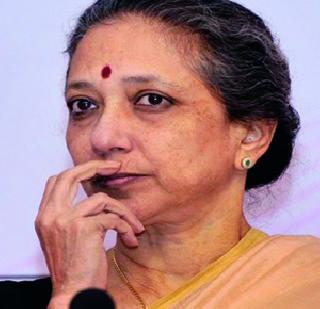 Change the work of the censor board | सेन्सॉर बोर्डाच्या कामात फेरबदल व्हावा