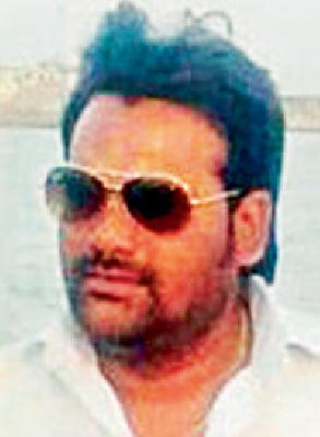 Pistol seized near the son of a mini-mausoleum | मिनीमहापौरांच्या पुत्राजवळून पिस्टल जप्त