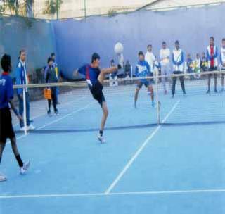 In football competition, the players of Washim district shine | फुटबॉल टेनिस स्पध्रेत वाशिम जिल्ह्याचे खेळाडू चमकले In football competition, the players of Washim district shine | फुटबॉल टेनिस स्पध्रेत वाशिम जिल्ह्याचे खेळाडू चमकले