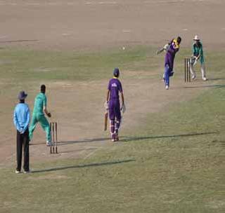 Indrur team won by 10 runs in Shrivastava Toshniwal 20-20 cricket tournament | श्रीविष्णू तोष्णीवाल २0-२0 क्रिकेट स्पर्धेत इंदूर संघ १0 धावांनी विजयी Indrur team won by 10 runs in Shrivastava Toshniwal 20-20 cricket tournament | श्रीविष्णू तोष्णीवाल २0-२0 क्रिकेट स्पर्धेत इंदूर संघ १0 धावांनी विजयी