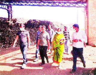 Inspection of fertilizer from diamonds | हिरे यांच्याकडून खतप्रकल्पाची पाहणी