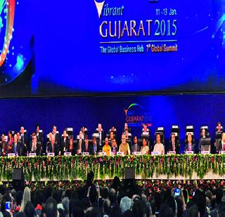 Do not run behind Modi's mirage! | लोकहो, मोदींच्या मृगजळामागे धावू नका! Do not run behind Modi's mirage! | लोकहो, मोदींच्या मृगजळामागे धावू नका!