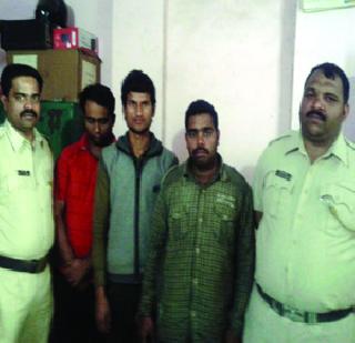 Transformer movie stolen | ट्रान्सफॉर्मर आॅइल चोरटे अटकेत