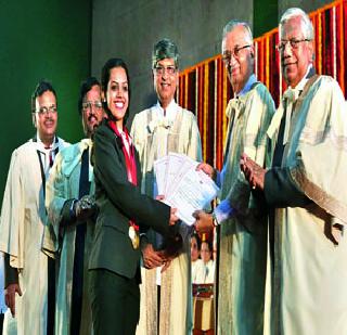 Goldsmith of Mumbai University | मुंबई विद्यापीठाच्या सुवर्णकन्या