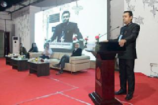 There should be dedication in the students | विद्यार्थ्यांमध्ये समर्पणाची भावना असावी