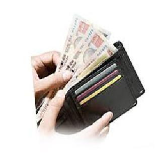 Workers got tired pay | कामगारांना मिळाला थकीत पगार