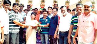 Revenue-Police Team Ajinkya in Taluka Cricket Tournament | तालुका क्रिकेट स्पर्धेत महसूल-पोलीस संघ अजिंक्य