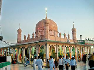 Finally, the government remembers Tajuddin | अखेर सरकारला आठवले ताजाबाद