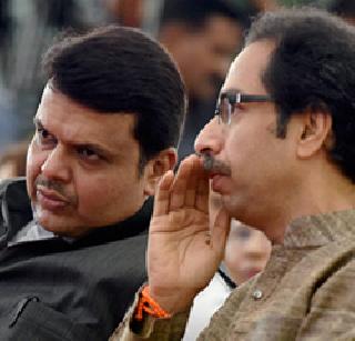 Uddhav Thackeray's ears from the Takhale Fadnavis government on the suicide of farmers | शेतक-यांच्या आत्महत्येवरुन उद्धव ठाकरेंनी टोचले फडणवीस सरकारचे कान