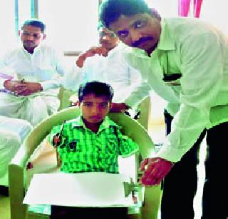 Child artist filled with gratitude | बालकलाकारांच्या चित्राने रसिक भारावले