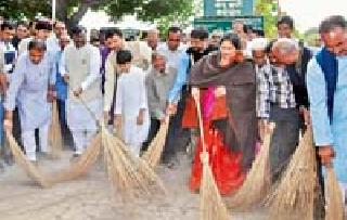 Now 20 lakhs for the Gram Panchayat Bhavan | ग्रामपंचायत भवनासाठी आता २० लाख