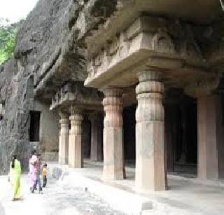 The number of tourists coming to the Ajanta cave shrieked | अजिंठा लेणीला येणा-या पर्यटकांची संख्या रोडावली