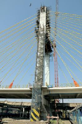 Error in the work of four flyovers | चार उड्डाण पुलांच्या कामात त्रुटी Error in the work of four flyovers | चार उड्डाण पुलांच्या कामात त्रुटी