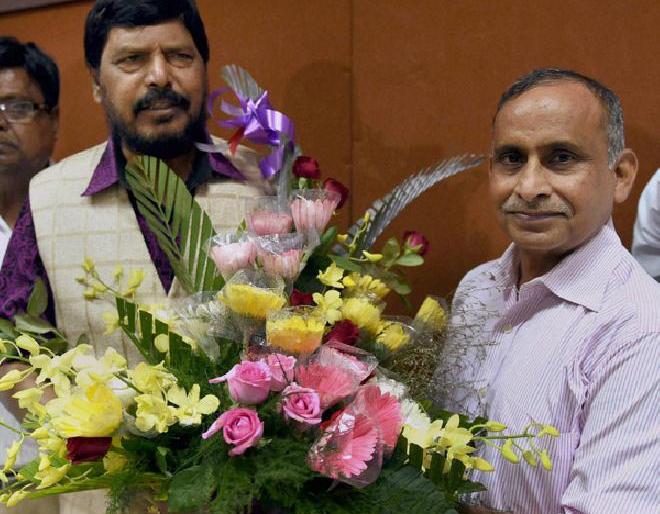 Khakee to Khadi ... | खाकीतून खादीकडे...