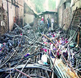 Shop Tangle in Tulshibagh | तुळशीबागेतील भीषण आगीत दुकान खाक