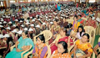 Congressmen also participate in the service | सेवाकार्यात काँग्रेसजनही होतात सहभागी