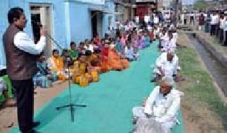 Compost depot issue was heated; Stopping the trash vehicle | कंपोस्ट डेपोचा मुद्दा तापला; कचऱ्याचे वाहन रोखले