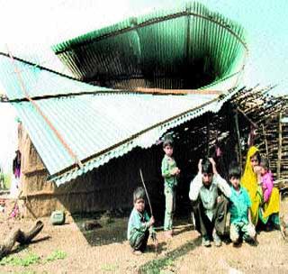 Sudden rainy season | अवकाळी पावसाचा फटका