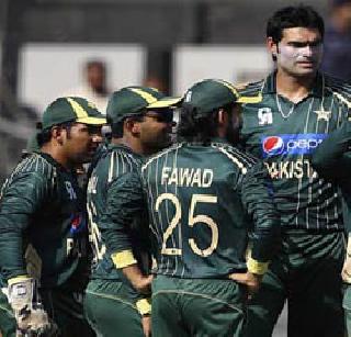 Troubled Pakistan team | पाकिस्तान संघ अडचणीत Troubled Pakistan team | पाकिस्तान संघ अडचणीत