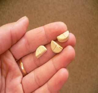 Stop the distribution of the pesticide | जंतनाशक औषधीचे वाटप बंद