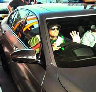 Tendulkar's detention at Kharghar TolaNakaka | खारघर टोलनाक्यावर तेंडुलकरचा खोळंबा