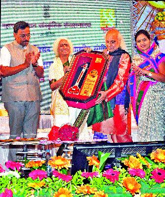 Divine power in the voice of Prabhatanee | प्रभातार्इंच्या स्वरात ईश्वरीय ताकद Divine power in the voice of Prabhatanee | प्रभातार्इंच्या स्वरात ईश्वरीय ताकद