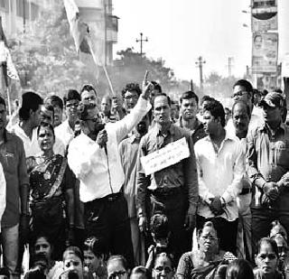 Rickshaw drivers | रिक्षाचालकांचा रास्तारोको Rickshaw drivers | रिक्षाचालकांचा रास्तारोको