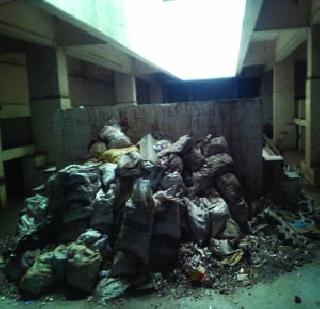 Steeple in the Municipal School of the area | प्रभागातील मनपाच्या शाळेत मटक्याचा अड्डा