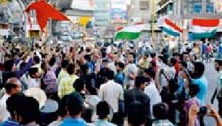 Police Strike in Victory | विजयाच्या जल्लोषात पोलिसांची आडकाठी Police Strike in Victory | विजयाच्या जल्लोषात पोलिसांची आडकाठी