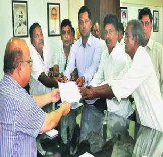 40 families in Thorond | थेरोंड्यातील ४० कुटुंबे वाळीत 40 families in Thorond | थेरोंड्यातील ४० कुटुंबे वाळीत