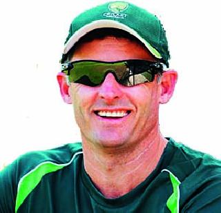 India reach the semi-finals: Hussey | उपांत्य फेरी गाठणे भारतासाठी अवघड : हसी India reach the semi-finals: Hussey | उपांत्य फेरी गाठणे भारतासाठी अवघड : हसी