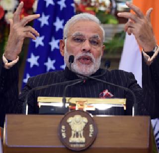 Modi broke the acceptance of the discounted rule? | सूट भेट स्वीकारुन मोदींनी तोडला नियम ?