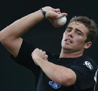 New Zealand beat England by 3 consecutive victories, McCullum record half-century | सलग तिसरा विजय नोंदवत न्यूझीलंडने उडवला इंग्लंडचा धुव्वा, मॅकलमचं विक्रमी अर्धशतक New Zealand beat England by 3 consecutive victories, McCullum record half-century | सलग तिसरा विजय नोंदवत न्यूझीलंडने उडवला इंग्लंडचा धुव्वा, मॅकलमचं विक्रमी अर्धशतक