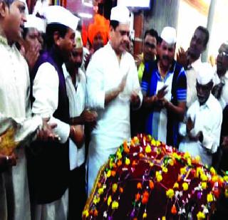 In the Mahad full flower bhaktisagar | महाडमध्ये फुलला भक्तिसागर