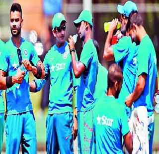 Team India's bite collision | टीम इंडियाची काट्याची टक्कर Team India's bite collision | टीम इंडियाची काट्याची टक्कर