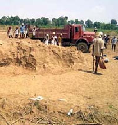 Ferraliza for six ghats | सहा घाटांसाठी फेरलिलाव Ferraliza for six ghats | सहा घाटांसाठी फेरलिलाव