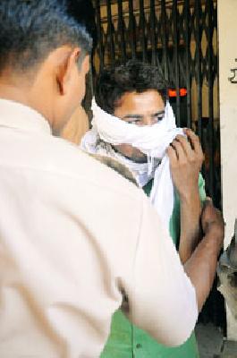 Murderer attack in court premises | न्यायालय आवारात खुनी हल्ला Murderer attack in court premises | न्यायालय आवारात खुनी हल्ला