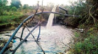 Pipala coal mine enters water | पिपळा कोळसा खाणीत शिरले पाणी Pipala coal mine enters water | पिपळा कोळसा खाणीत शिरले पाणी