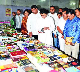 Raj Thackeray's 'homework' for 'Maratha' editor! | ‘मराठा’च्या संपादकपदासाठी राज ठाकरे यांचा ‘गृहपाठ’!