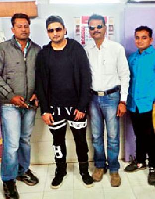 Honey Singh's denial for voice recordings | व्हाईस रेकॉर्डिंगसाठी हनीसिंगचा नकार