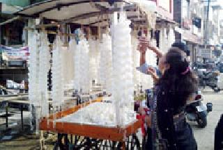 Arrival of sugar mills in the city market | शहरातील बाजारपेठेत साखरगाठ्यांचे आगमन