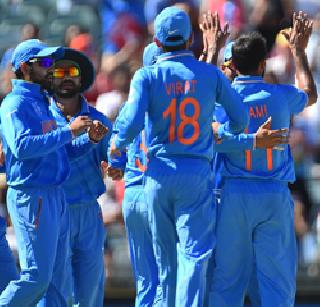Half of the West Indies team tent | विंडीजचा निम्मा संघ तंबूत. Half of the West Indies team tent | विंडीजचा निम्मा संघ तंबूत.