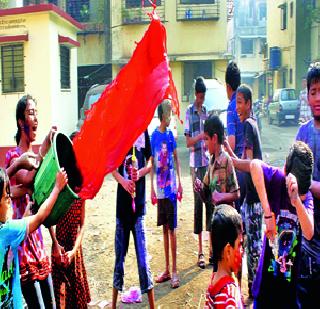 Sweeping enthusiasts | सप्तरंगांची उत्साही उधळण