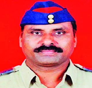 Police constables commit suicide | पोलीस हवालदाराची आत्महत्या