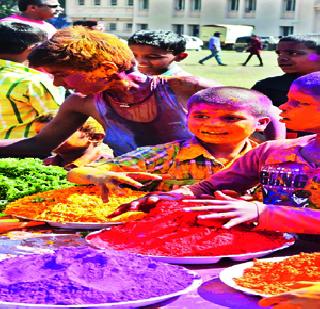 Poonakar Chimbal | रंगांची उधळण करीत धुळवडीत पुणेकर चिंब