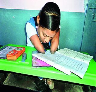 Necklace mascara | हार न मानणारी काजल