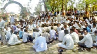 Work stopped again in 'Vasant' | ‘वसंत’मध्ये पुन्हा काम बंद Work stopped again in 'Vasant' | ‘वसंत’मध्ये पुन्हा काम बंद